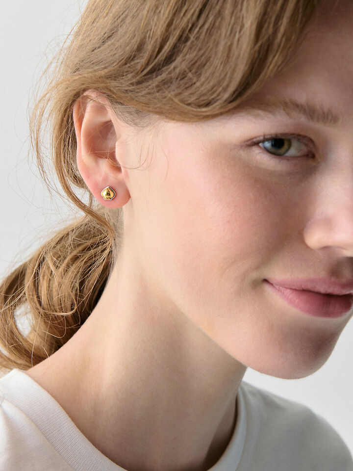 Sculpted Spade Mini Studs, SCULPTED SPADE, hi-res image number 2