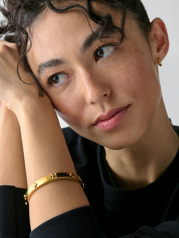 Spade Flower Hinged Bangle